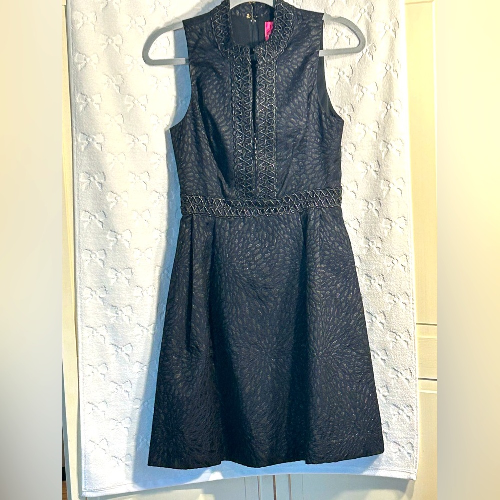 Lily Pulitzer NWT
Size 0
Gorgeous LBD with pockets!!